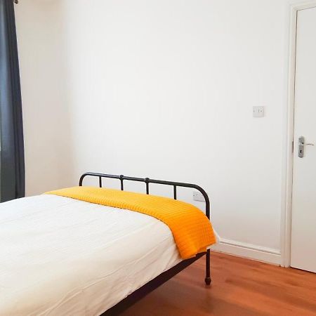 Acacia Flat 189 In Wembley Apartment Лондон Екстериор снимка
